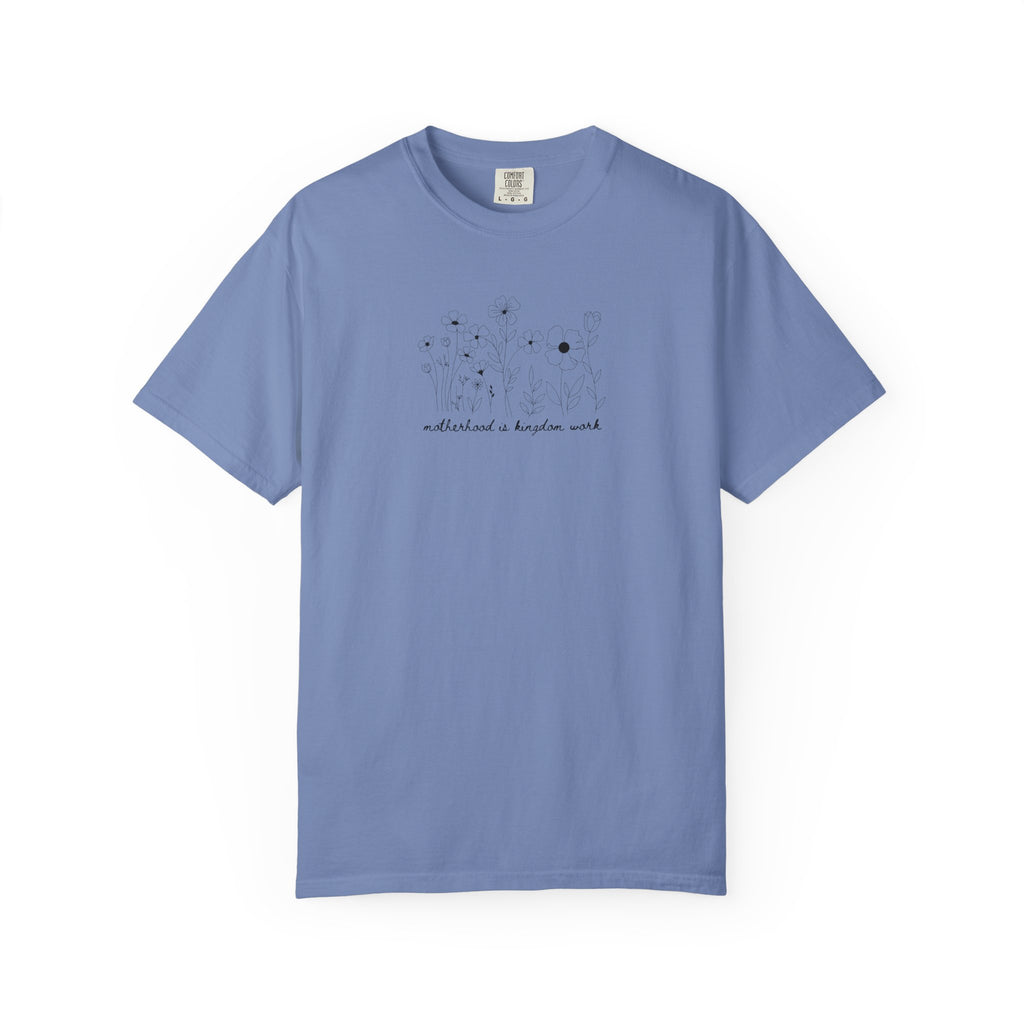 T-Shirt — Minimal Constellation Design “collective & curious souls”